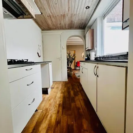 Comfortable Apt With Garden And Washing Machine Apartment Tilburg