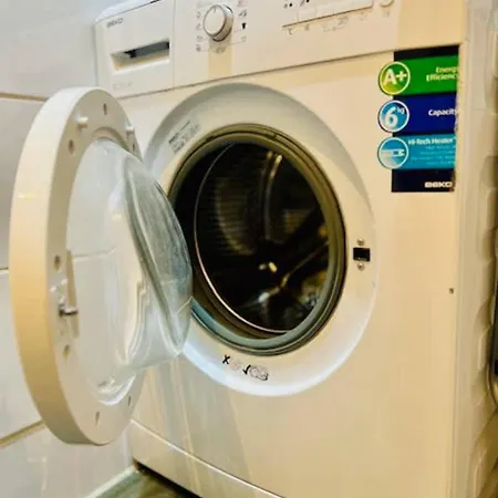 Comfortable Apt With Garden And Washing Machine Apartment