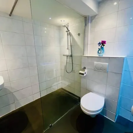 Comfortable Apt With Garden And Washing Machine Apartment